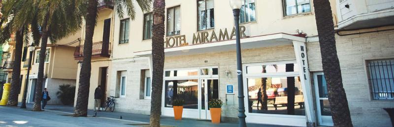 Hotel Miramar Бадалона Экстерьер фото